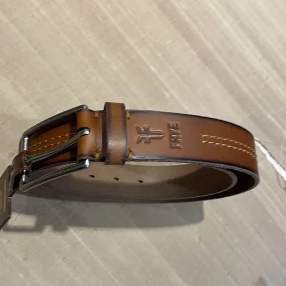 Frye men’s genuine leather belt center stitch detail - Picture 9 of 9